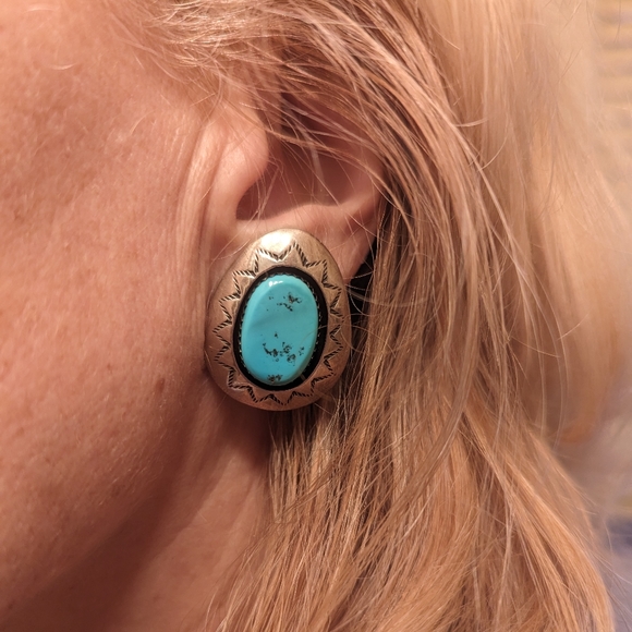 Vintage Navajo Turquoise Clip Earrings Native American - Picture 9 of 9